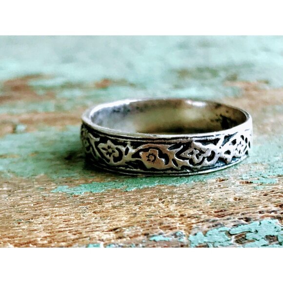 Jewelry - Vintage Sterling Silver Band Ring Floral thistle vines Size 7